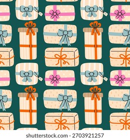 Lindo patrón festivo con regalos sobre un fondo verde. Vector ilustración dibujada a mano en un estilo plano. Perfecto para diseños de vacaciones y temporada, tarjetas, decoraciones, Fondo de pantalla, papel de regalo, textil.
