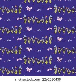 Patrón floral lindo con mariposas sobre fondo morado.