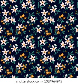 Diseño floral en la flor pequeña. Impresión Ditsy. Textura vectorial sin inconvenientes. Elegante plantilla para impresiones de moda. Impresión con flores blancas pequeñas. Fondo azul oscuro.
