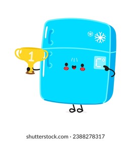Cute divertido Refrigerador sostiene la taza de trofeo de oro. Caricatura dibujada a mano del vector icono de ilustración del personaje kawaii. Aislado sobre fondo blanco. Nevera con copa de trofeo ganador