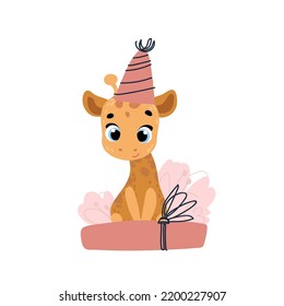 Cuta jirafa en una gorra de fiesta con regalo. Impresión vectorial para habitación infantil, tela, papel, tarjeta de felicitación, postal, tarjeta, camiseta, afiche, textil. Ilustración vectorial. Feliz cumpleaños. 
