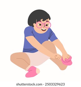 Linda chica poniéndose Ilustración vectorial de calcetín. Niño pequeño adorable que se sienta en el suelo para poner la ropa interior del pie en la rutina diaria, estudiante sonriente independiente vestido para la lección escolar