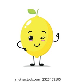 Carácter lindo y feliz de limón. Divertido emoticono de caricatura de limón sonriente y parpadeante en estilo plano. Ilustración vectorial de emoji de frutas