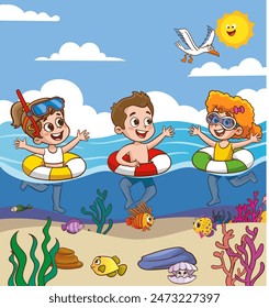 Nette Kinder, die Spaß im Schwimmbad im Sommercamp haben. Kinder haben Spaß im Garten. Kinder spielen im Schwimmbad im Freien. Sommer-Camp-Aktivitäten mit Wasserspritzer. Sommer-Hintergrund.