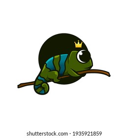 Cute King chameleon mascot hanging out on a tree. logo, icon, mascot design. vector illustration