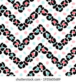 Cute Leopard Print Chevron Seamless Pattern. Hand Drawn Doodle Animal Skin Spots. Vector Abstract Zig zag Striped Background