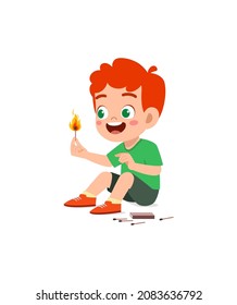 niño lindo sosteniendo un palo de fósforo con fuego