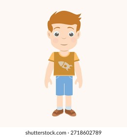Niño lindo de pie y sonriendo con los brazos a los lados