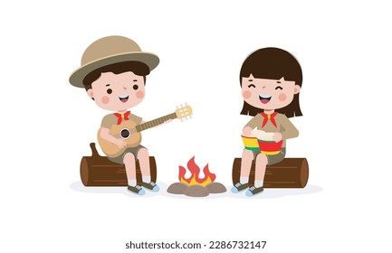 Cute kleine Kinder, die auf einem Stlog sitzen und Gitarre- und Bongo-Drums spielen von Lagerfeuer, Jungen-Scout oder Mädchen-Sout-EhrenUniform, Kinder-Sommerlager, glückliche Kinder Cartoon flacher Charakter, einzelne Vektorgrafik