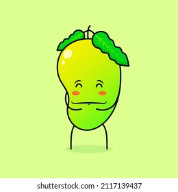 süße Mango-Charakter mit Lächeln und fröhlichen Ausdruck, enge Augen, beide Hände auf Magen und Lächeln. grün und orange. geeignet für Emotionen, Logo, Maskottchen und Ikone
