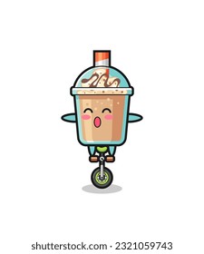 El tierno personaje del batido está montando una bicicleta de circo, diseño de estilo lindo para camisetas, pegatinas, elemento logo