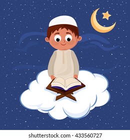Cute Muslim Boy liest Islamisches Heiliges Buch "Quran Shareef" auf bewölktem, Nachthintergrund für muslimische Community Festivals Feier.