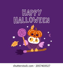 Eule in einem Kürbishut mit Besen und Süßigkeiten, Mond und frommen Sternen. Weihnachtskids-Design für Buchcover, Gruß oder Postkarte, Frohes Halloween-Fest-Einladung