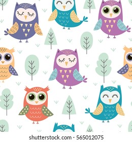 Cute owls seamless pattern. Funny forest background. Vector illustration