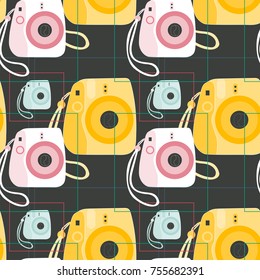 Cute retro instant camera seamless pattern. Pop art vector illustration. 
