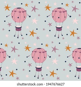 
Patrón perfecto para la fiesta infantil. Globos multicolores y estrellas. Fondo elegante, dibujo a mano, garabatos.