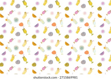 Lindo patrón sin fisuras con cócteles coloridos dibujados a mano, bebidas refrescantes de verano y rebanadas de frutas sobre un fondo blanco.