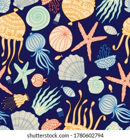 Cute seamless pattern with jellyfish, shells, fish, starfish and algae.