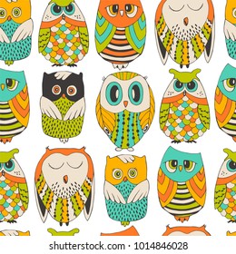 Cute seamless pattern with owls.