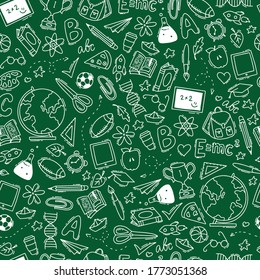 lindo patrón sin costuras con garabatos escolares sobre fondo verde. Papel de embalaje, reserva de chatarra, papel, impresión textil, etc. EPS 10