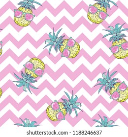 Cute seamless print with pineapples