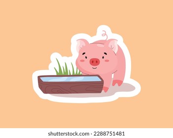 Cerdo sonriente lindo parado al lado del abrevadero con pegatina de agua de estilo plano, ilustración vectorial aislada en el fondo de melocotón. Elemento de diseño decorativo, animal de granja divertido, lechón