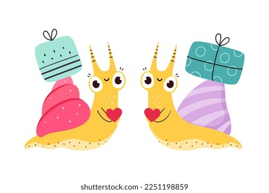 Carácter de caracol con casquillo con caja de regalo en su juego de vectores de espalda