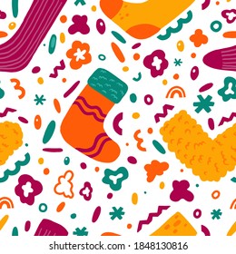 Cute calcetines de plano vector dibujado a mano sin fisuras. Fondo colorido en un estilo abstracto y escandinavo. Cálida ropa de invierno. Diseño sencillo para papel de pared, envoltura, textil, tela, decoración, impresión, tarjeta