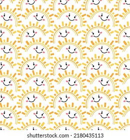 Cute Sunset o Sunrise Sonriendo Doodle Se Enfrenta A Un Patrón Implacable. Vector de fondo amarillo brillante infantil con medio sol divertido para el diseño de los niños.