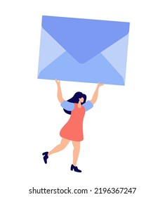 Pequeña mujer portadora de enormes sobres. Personaje femenino presente correo de artesanía azul. Ilustración de caricatura plana aislada en fondo blanco.