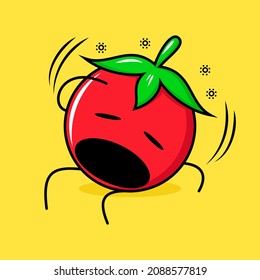 personaje de tomate lindo con expresión mareada, boca abierta, siéntate y una mano en la cabeza. verde, rojo y amarillo. adecuado para emoticono, logotipo, mascota