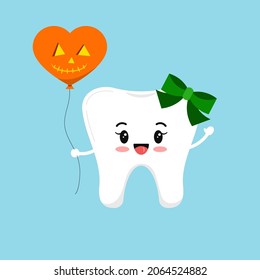 Diente lindo con globo de calabaza anaranjado aislado icono vectorial. Caracter dental blanco con diente y globo para la tarjeta de halloween dentista. Dibujo plano de dibujos animados estilo kawaii.