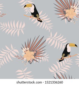 Cute Toucan Summer Seamless Pattern. Tropical Bird Vector Print. Floral Paradise Design with Toucan. Exotic Spring Beach Illustration with Bird.