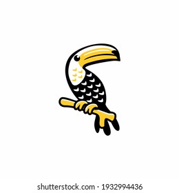 Cute toucan Toco logo. Big yellow beak icon. Beautiful Exotic tropical bird.