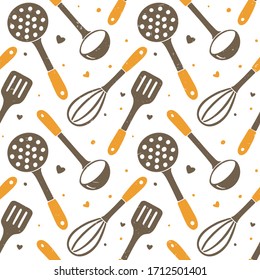 Cute utensil seamless pattern. Kitchen spatula, ladle, whisk and skimmer on white background. Vector shabby hand drawn illustration