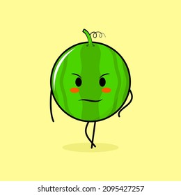 carácter lindo de sandía con expresión fresca. verde y amarillo. adecuado para emoticono, logotipo, mascota