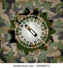 cutter icon on camo texture