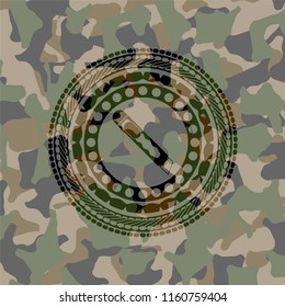 cutter icon on camouflaged texture
