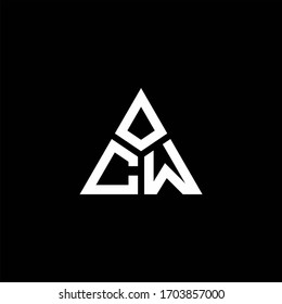 CW-Monogramm-Logo mit 3 Stücken Form einzeln auf Dreiecksdesign-Vorlage