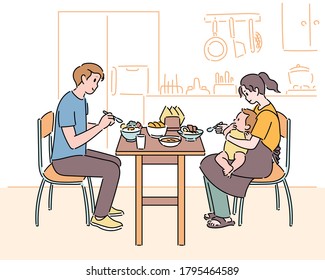 Papá, madre y bebé están sentados en la mesa y comiendo. ilustraciones de diseño vectorial de estilo dibujado a mano. 