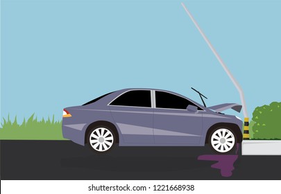 El accidente de luz de choque de Camión no puede conducir en la calle con césped natural y fondo azul.