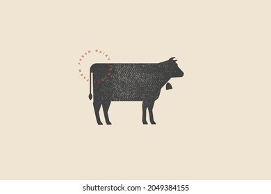 Silueta oscura de una vaca sobre un fondo claro. Plantilla de logotipo para productos lácteos, cárnicos y granjas. Se puede usar para carnicería, mercado, diseño de menús, envasado y etiquetas. Ilustración vectorial. 