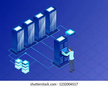 Concepto de centro de datos con ilustración isométrica del servidor web, el analista mantiene los datos a través de la laptop en fondo azul de la cuadrícula.
