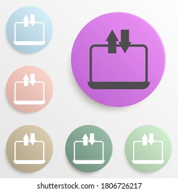 intercambio de datos desde un conjunto de colores de insignia de equipo. Glifo simple, vector plano de iconos web para ui y ux, sitio web o aplicación móvil