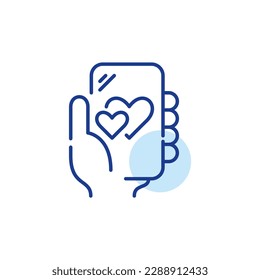 Aplicación de citas en smartphone. Símbolo del amor de dos corazones. Relación romántica en línea. Icono de línea de trazo de píxeles perfecto, modificable