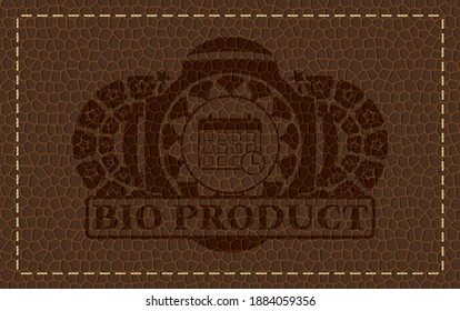 Deadline Icon und Bio Product Text braunes Leder realistisches Emblem. Brieftasche, zarter Hintergrund. Künstlerische Illustration. 