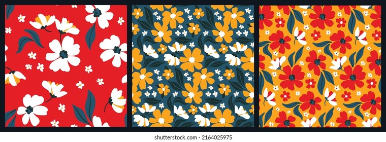 Dekorative Blumenmuster in einem Set. Nahtlose Muster mit einfacher botanischer Zusammensetzung, handgezeichnet Pflanzen, Blumen, Blättern. Vektorgrafik.