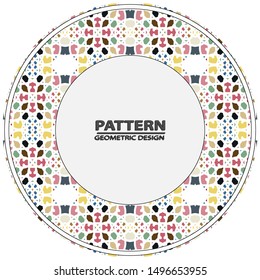Decorative plate with patterned border,  top view. Vector illustration.