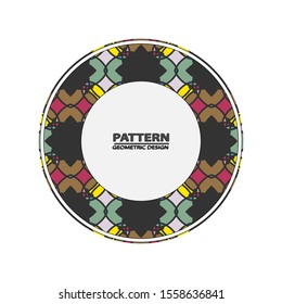 Decorative plate with patterned border, top view. Vector illustration.