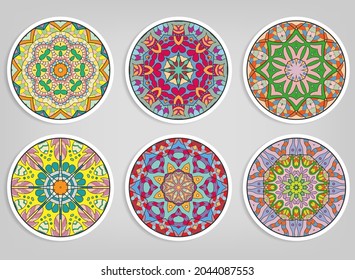 Los adornos redondos decorativos son elementos aislados. Mandala colorida, flor estilizada. Resumen de patrones geométricos de doodle para la decoración de placas, impresión de tela, diseño de negocios o tarjetas de felicitación